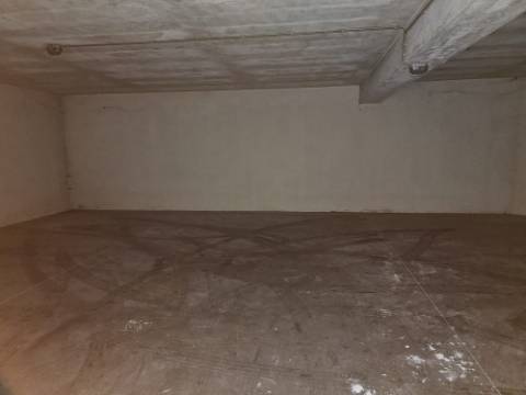 Garagem para 3 carros na Vila de Cabeceiras de Basto