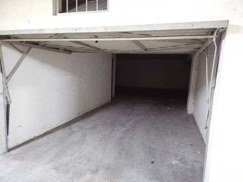 Garagem para 3 carros na Vila de Cabeceiras de Basto
