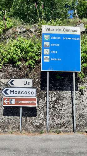 Ruína em pedra para restauro, em Vilar de Cunhas, Cabeceiras de Basto