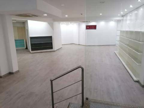 Loja no centro da Vila com garagem, Cabeceiras de Basto