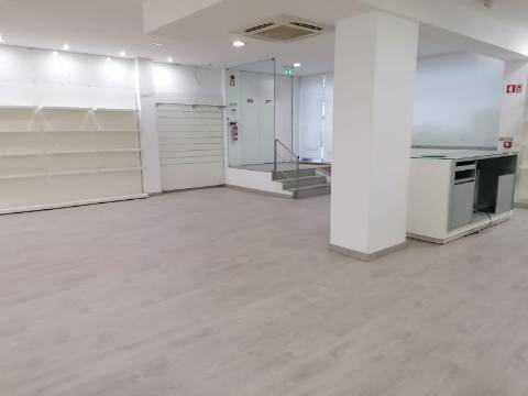 Loja no centro da Vila com garagem, Cabeceiras de Basto