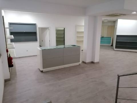 Loja no centro da Vila com garagem, Cabeceiras de Basto