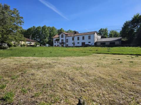 Terreno plano com 1.839m² para construção, em São Nicolau, Cabeceiras de Basto