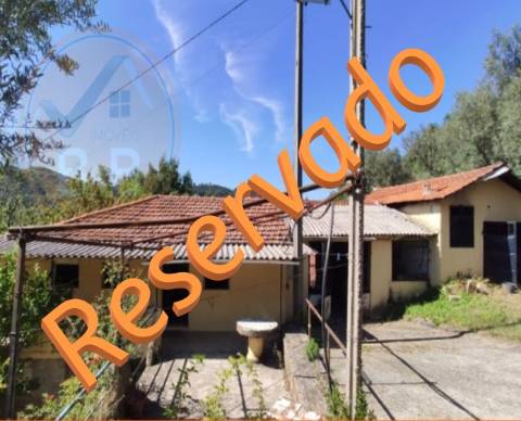 Moradia T3 com piscina, Lugar de Água Redonda, em Cabeceiras de Bato