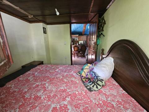 Moradia T3 com piscina, Lugar de Água Redonda, em Cabeceiras de Bato