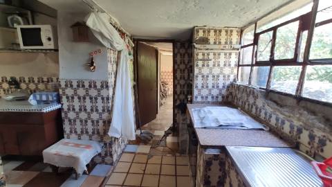 Moradia T3 com piscina, Lugar de Água Redonda, em Cabeceiras de Bato