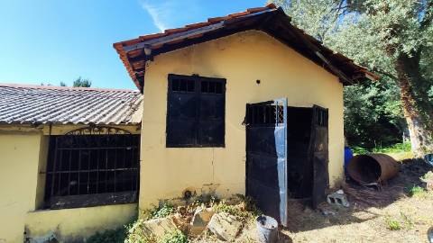 Moradia T3 com piscina, Lugar de Água Redonda, em Cabeceiras de Bato