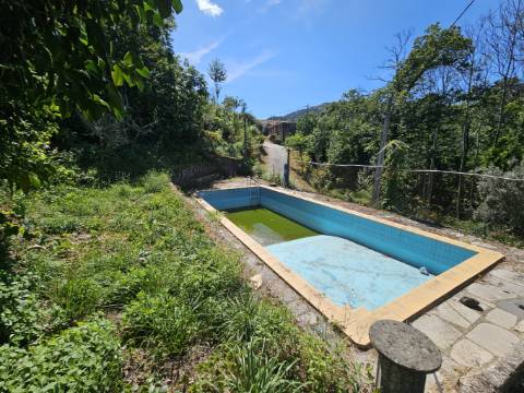 Moradia T3 com piscina, Lugar de Água Redonda, em Cabeceiras de Bato