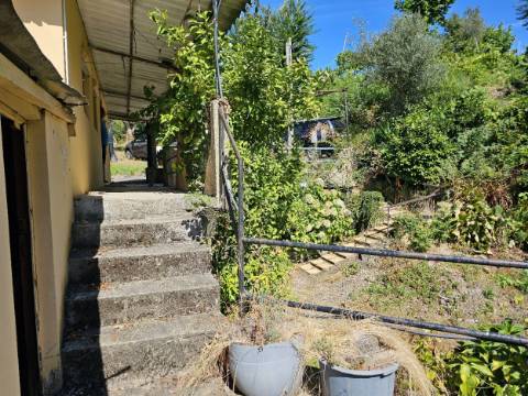 Moradia T3 com piscina, Lugar de Água Redonda, em Cabeceiras de Bato