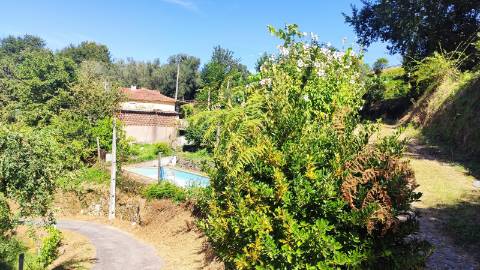 Moradia T3 com piscina, Lugar de Água Redonda, em Cabeceiras de Bato