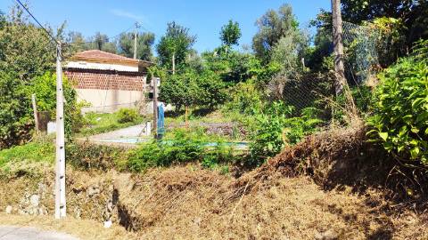 Moradia T3 com piscina, Lugar de Água Redonda, em Cabeceiras de Bato