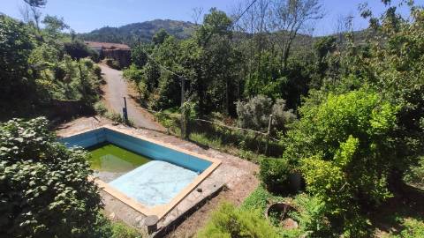 Moradia T3 com piscina, Lugar de Água Redonda, em Cabeceiras de Bato