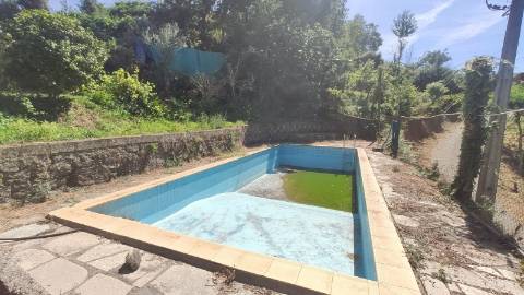 Moradia T3 com piscina, Lugar de Água Redonda, em Cabeceiras de Bato