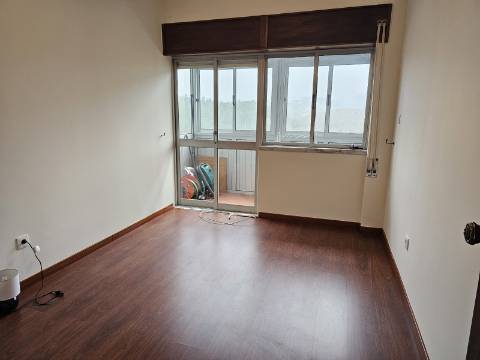 Apartamento T3 com terraça, no Arco de Baúlhe, Cabeceiras de Basto