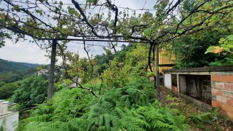 Moradia T2 no Lugar da Cachada, em Refojos de Basto, Cabeceiras de Basto