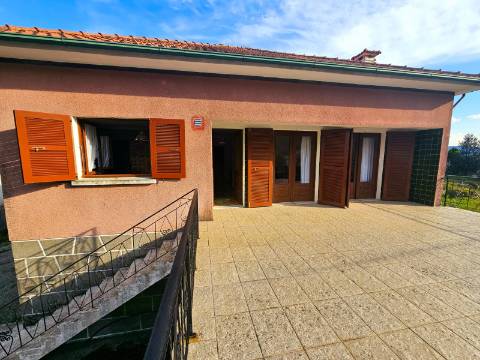 Moradia T4, em Cunhas, Cabeceiras de Basto