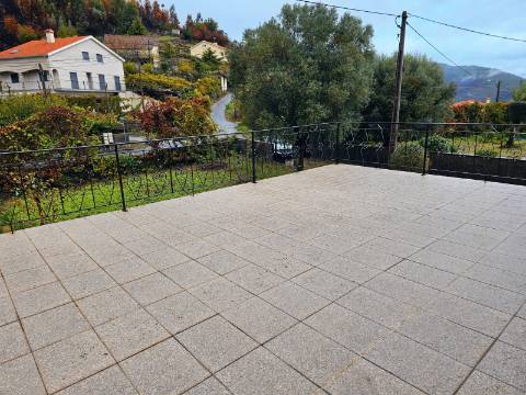 Moradia T4, em Cunhas, Cabeceiras de Basto