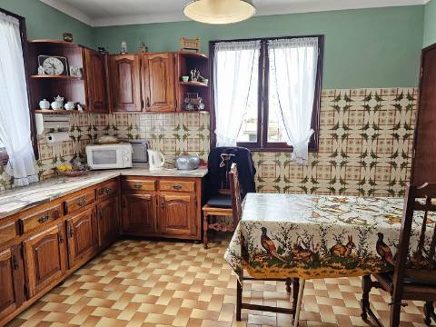 Moradia T4, em Cunhas, Cabeceiras de Basto