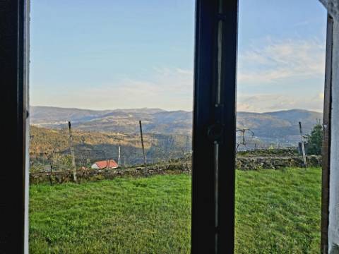 Moradia T4, em Cunhas, Cabeceiras de Basto