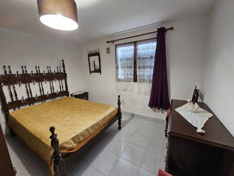 Moradia T4, em Cunhas, Cabeceiras de Basto