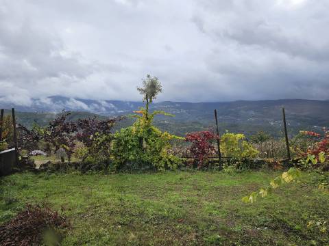 Moradia T4, em Cunhas, Cabeceiras de Basto