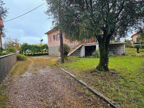 Moradia T4, em Cunhas, Cabeceiras de Basto