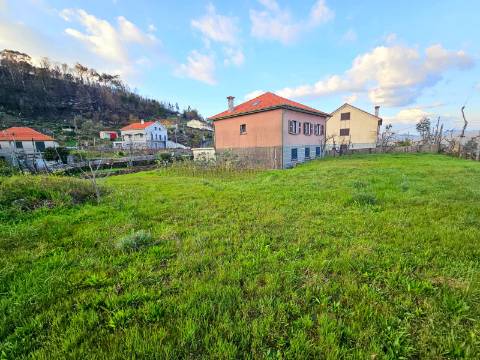 Moradia T4, em Cunhas, Cabeceiras de Basto