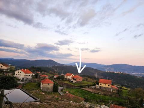 Moradia T4, em Cunhas, Cabeceiras de Basto