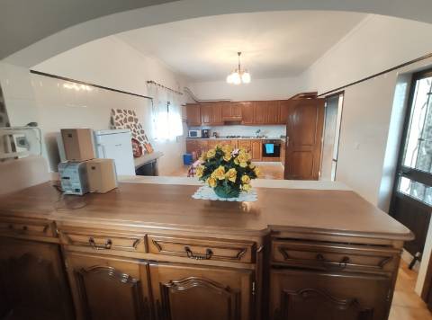 Moradia Bifamiliar T2 e T2, no Lugar da Cancela, próximo a Vila de Cabeceiras de Basto