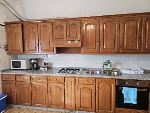 Moradia Bifamiliar T2 e T2, no Lugar da Cancela, próximo a Vila de Cabeceiras de Basto