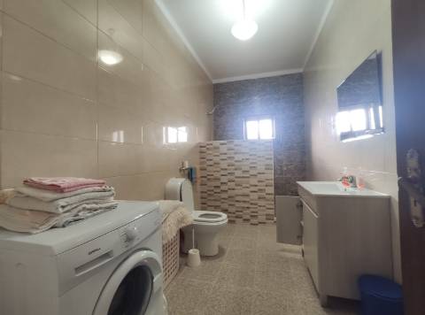 Moradia Bifamiliar T2 e T2, no Lugar da Cancela, próximo a Vila de Cabeceiras de Basto