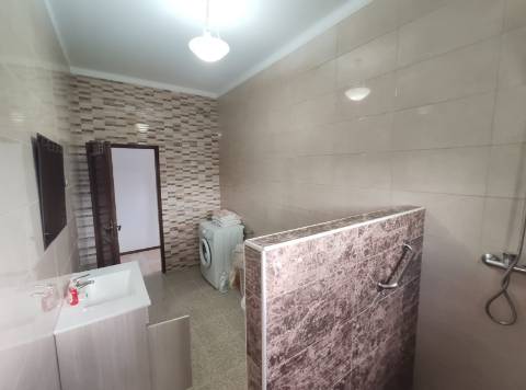 Moradia Bifamiliar T2 e T2, no Lugar da Cancela, próximo a Vila de Cabeceiras de Basto