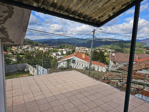 Moradia Bifamiliar T2 e T2, no Lugar da Cancela, próximo a Vila de Cabeceiras de Basto
