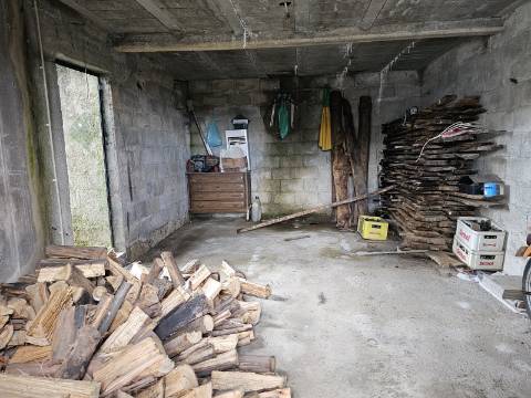 Moradia Bifamiliar T2 e T2, no Lugar da Cancela, próximo a Vila de Cabeceiras de Basto