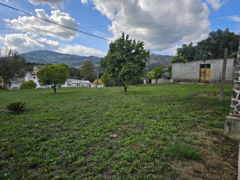 Moradia Bifamiliar T2 e T2, no Lugar da Cancela, próximo a Vila de Cabeceiras de Basto