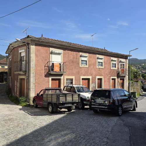 Moradia com projeto aprovado para 10 apartamentos, no Centro da Vila de Cabeceiras de Basto