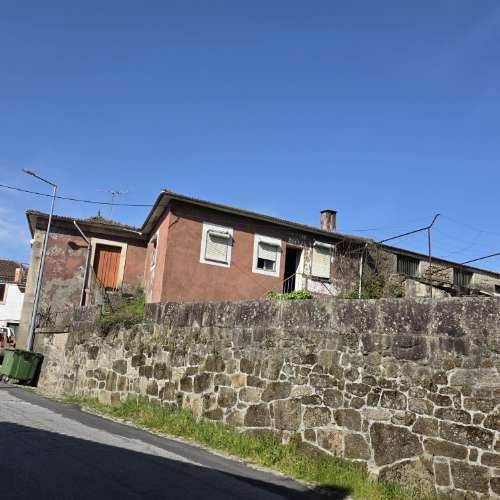 Moradia com projeto aprovado para 10 apartamentos, no Centro da Vila de Cabeceiras de Basto