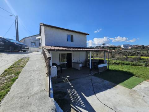 Quintinha com Alpendre Restaurado e Terreno de 5.383m² - Arco de Baúlhe, Cabeceiras de Basto