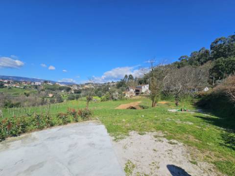 Quintinha com Alpendre Restaurado e Terreno de 5.383m² - Arco de Baúlhe, Cabeceiras de Basto