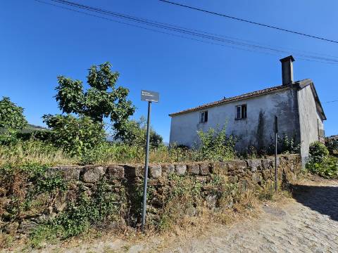 Moradia para restauro em Outeirinho, Cabeceiras de Basto