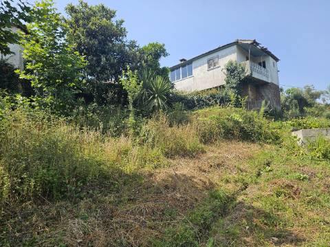Moradia para restauro em Outeirinho, Cabeceiras de Basto