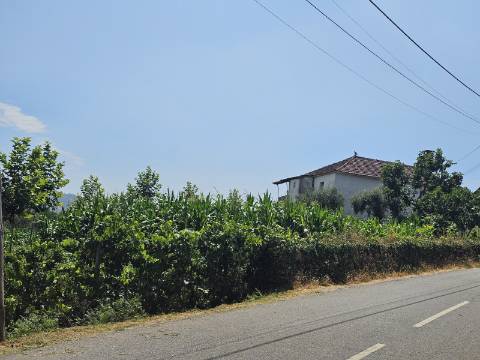Moradia para restauro em Outeirinho, Cabeceiras de Basto