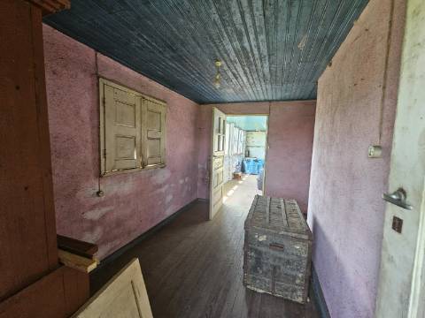 Moradia para restauro em Outeirinho, Cabeceiras de Basto