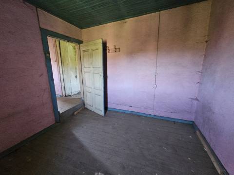 Moradia para restauro em Outeirinho, Cabeceiras de Basto