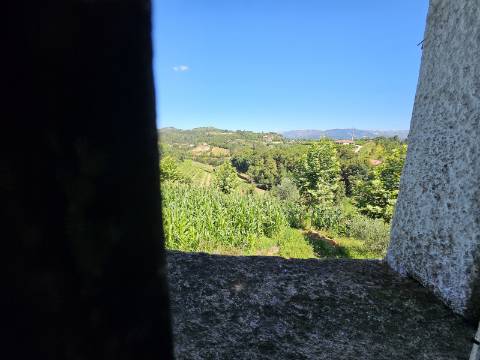 Moradia para restauro em Outeirinho, Cabeceiras de Basto