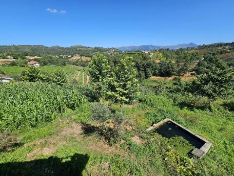Moradia para restauro em Outeirinho, Cabeceiras de Basto
