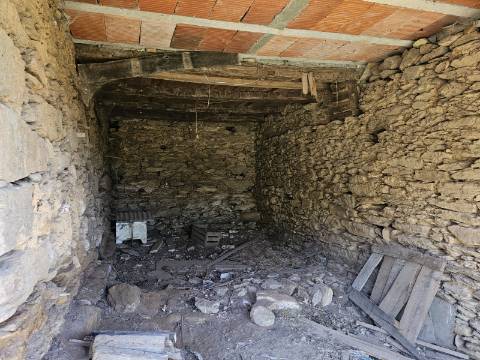 Moradia para restauro em Outeirinho, Cabeceiras de Basto