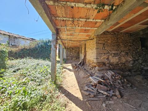 Moradia para restauro em Outeirinho, Cabeceiras de Basto