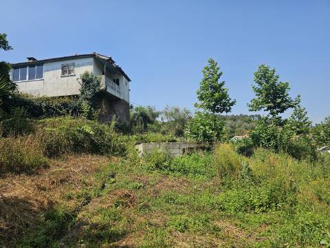 Moradia para restauro em Outeirinho, Cabeceiras de Basto