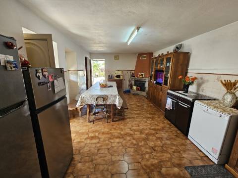 Quinta com Moradia T4 em Leiradas, Rio Douro - Cabeceiras de Basto